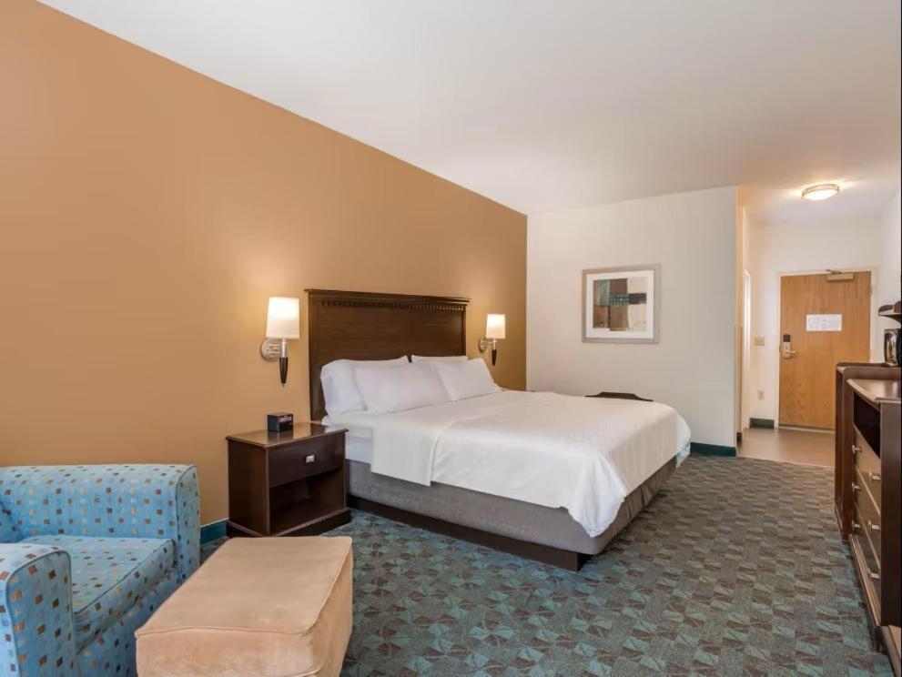 Holiday Inn Express & Suites - Canton By Ihg Buitenkant foto